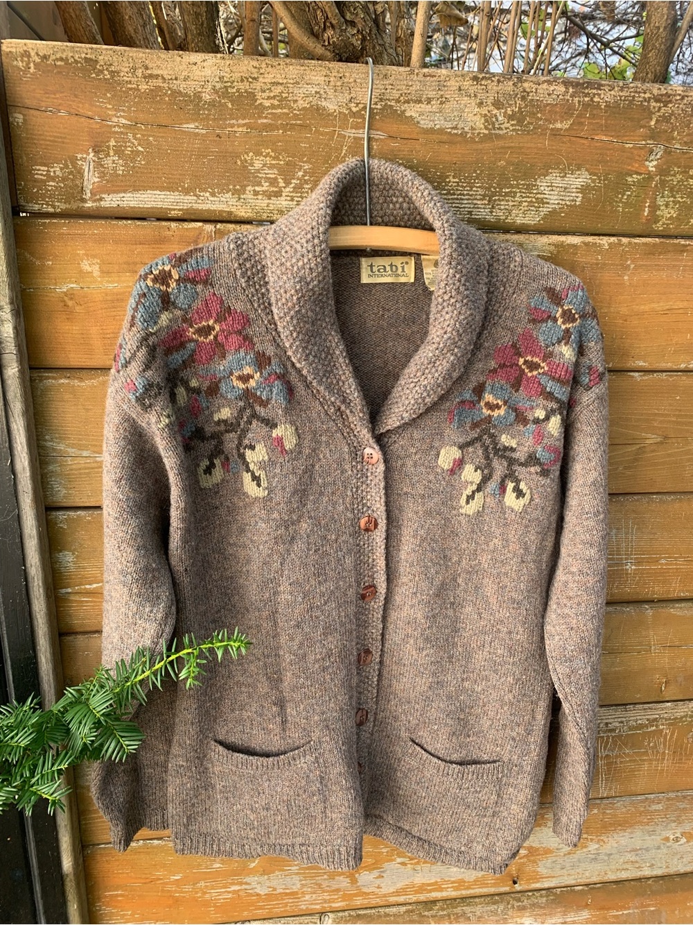 100% Pure Wool- Vtg-Tabi International Embroidered Floral -Cardigan M
